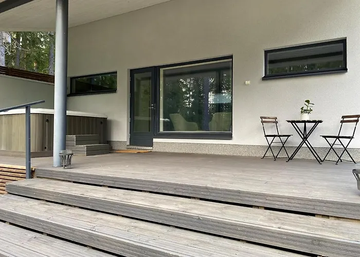 Sauna In Nuuksio With Private Hot Tub 샬레 에스포