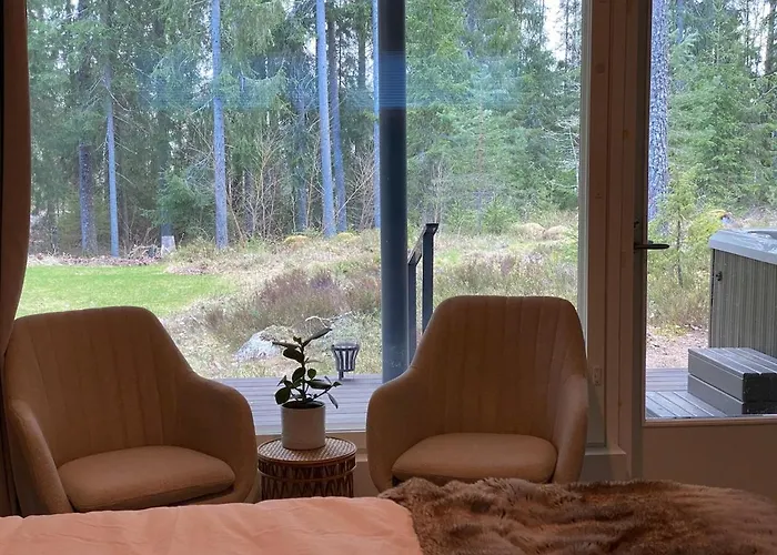 Sauna In Nuuksio With Private Hot Tub 에스포