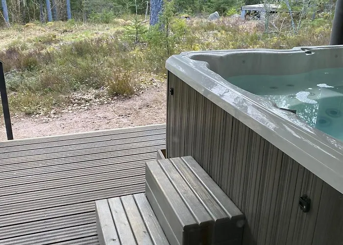 Sauna In Nuuksio With Private Hot Tub Chalé *